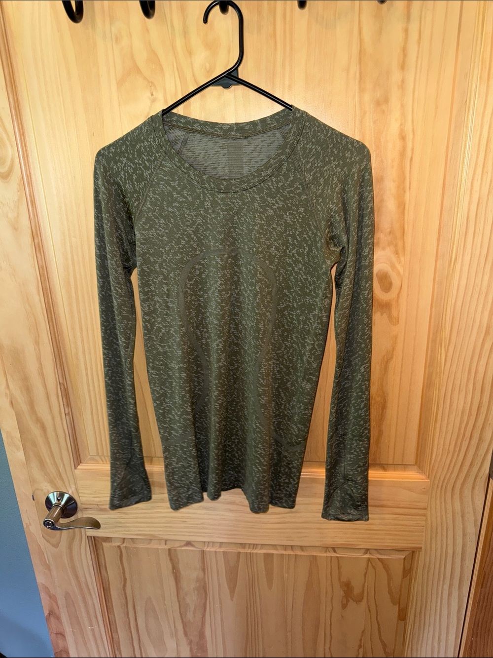 Lululemon Women's Olive Long-Sleeve Swiftly Tech